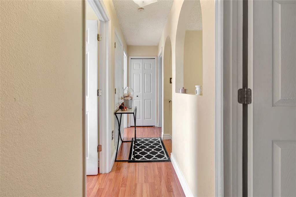 На продажу: $425,000 (4 спален, 2 ванн, 2142 Квадратных фут)