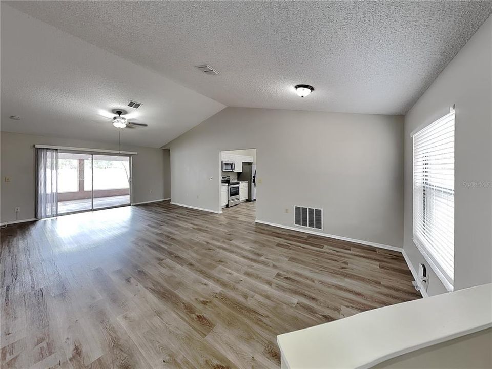 В аренду: $2,079 (3 спален, 2 ванн, 1421 Квадратных фут)