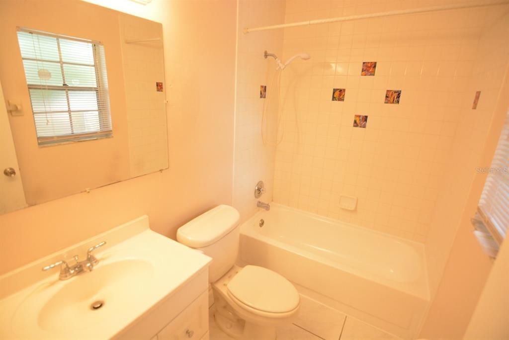 出租: $1,400 (3 贝兹, 2 浴室, 1244 平方英尺)