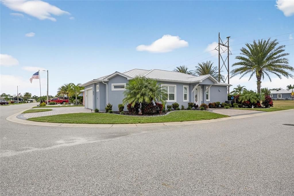 待售: $549,900 (2 贝兹, 2 浴室, 1669 平方英尺)