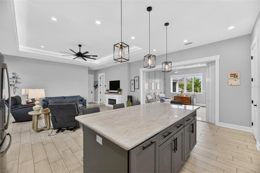 待售: $549,900 (2 贝兹, 2 浴室, 1669 平方英尺)