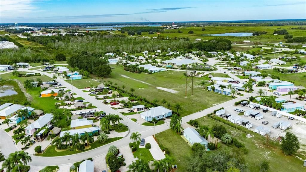 待售: $549,900 (2 贝兹, 2 浴室, 1669 平方英尺)