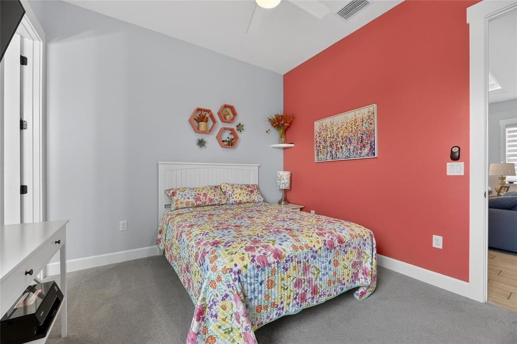 待售: $549,900 (2 贝兹, 2 浴室, 1669 平方英尺)