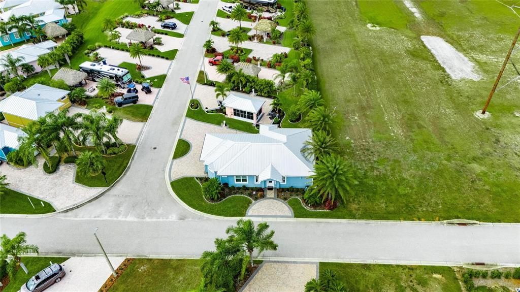 待售: $549,900 (2 贝兹, 2 浴室, 1669 平方英尺)