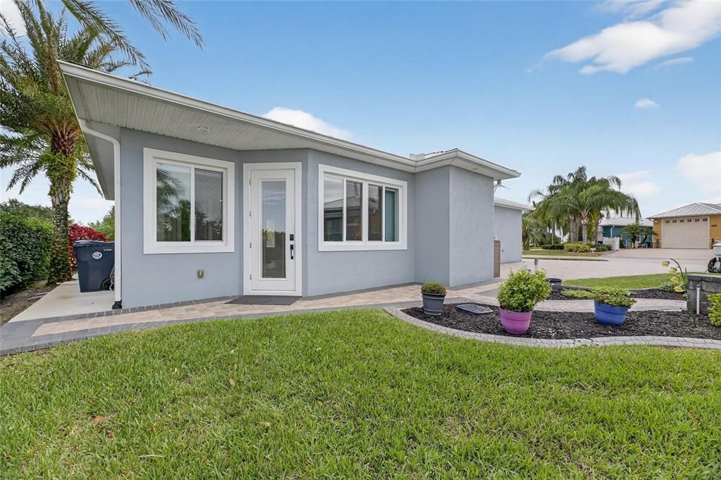 待售: $549,900 (2 贝兹, 2 浴室, 1669 平方英尺)