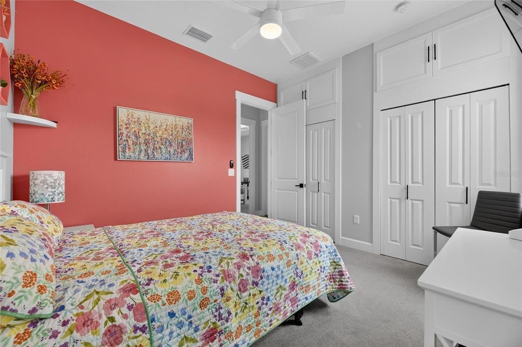 待售: $549,900 (2 贝兹, 2 浴室, 1669 平方英尺)