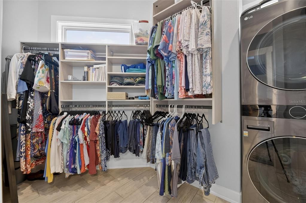 待售: $549,900 (2 贝兹, 2 浴室, 1669 平方英尺)