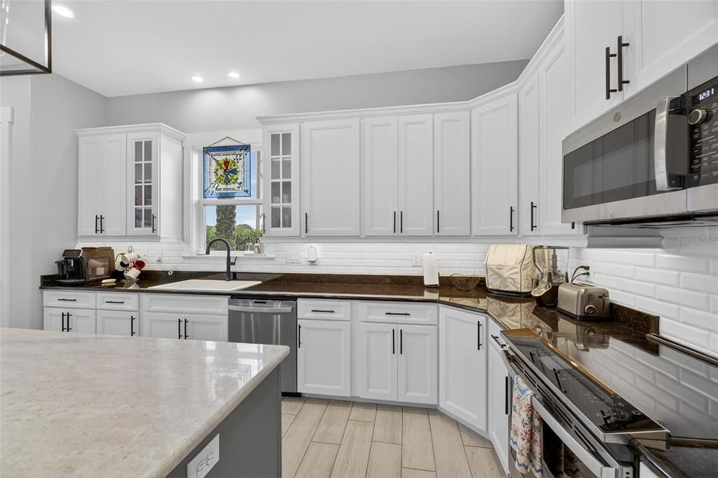 待售: $549,900 (2 贝兹, 2 浴室, 1669 平方英尺)