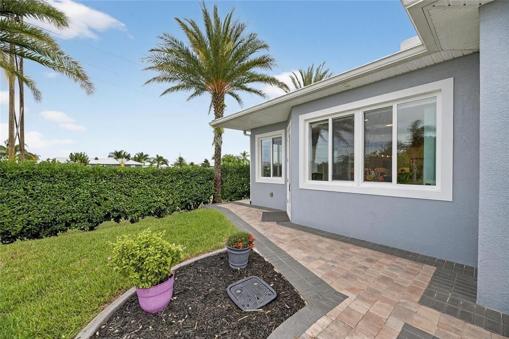 待售: $549,900 (2 贝兹, 2 浴室, 1669 平方英尺)