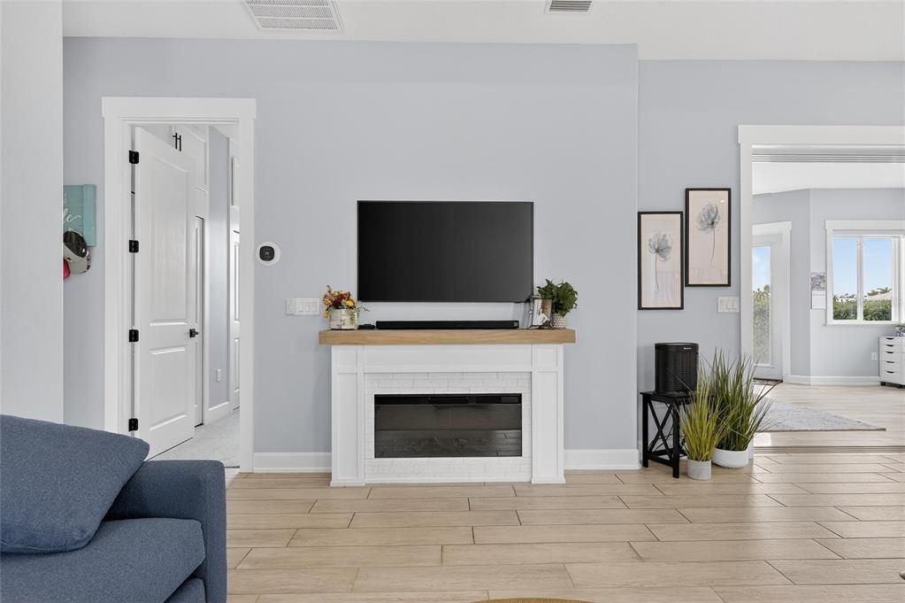 待售: $549,900 (2 贝兹, 2 浴室, 1669 平方英尺)