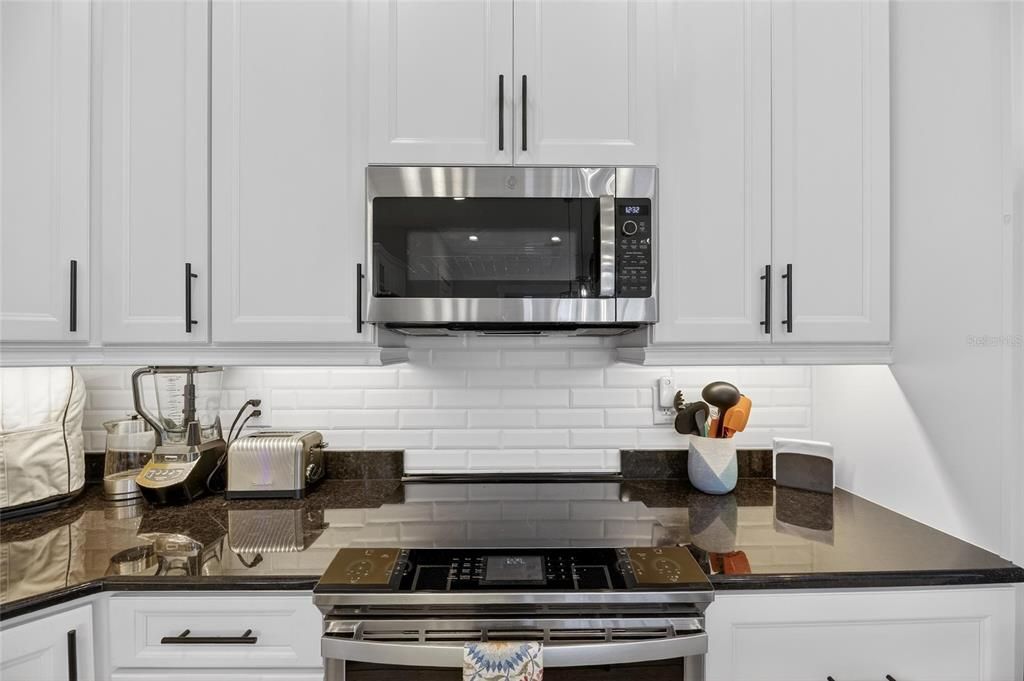 待售: $549,900 (2 贝兹, 2 浴室, 1669 平方英尺)