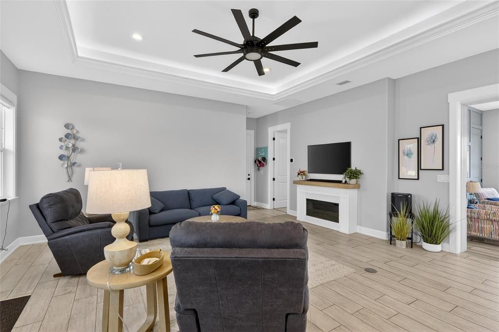 待售: $549,900 (2 贝兹, 2 浴室, 1669 平方英尺)