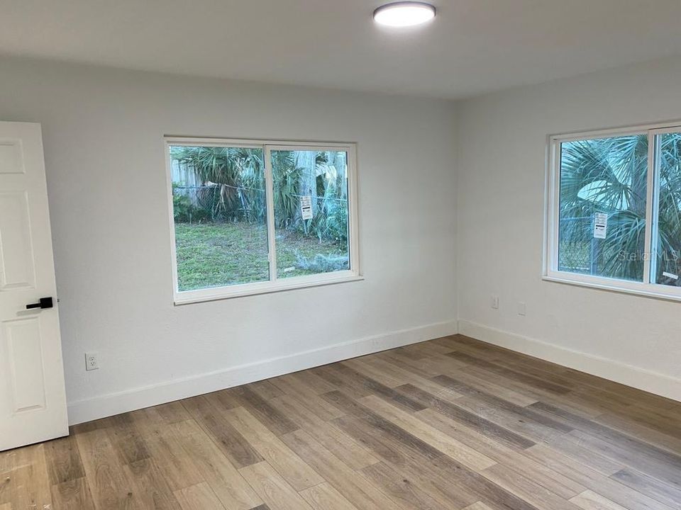 For Rent: $1,950 (3 beds, 2 baths, 1516 Square Feet)