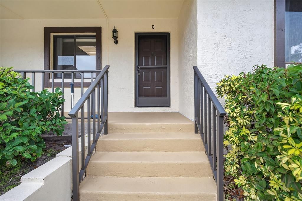 For Sale: $250,000 (2 beds, 2 baths, 1090 Square Feet)