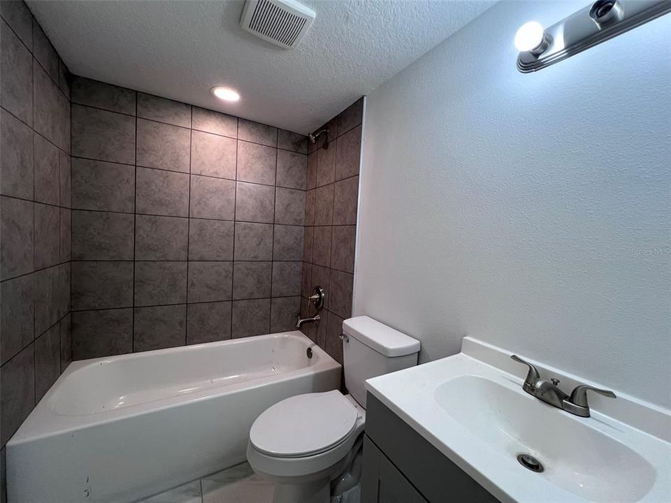 For Rent: $1,500 (2 beds, 2 baths, 1040 Square Feet)