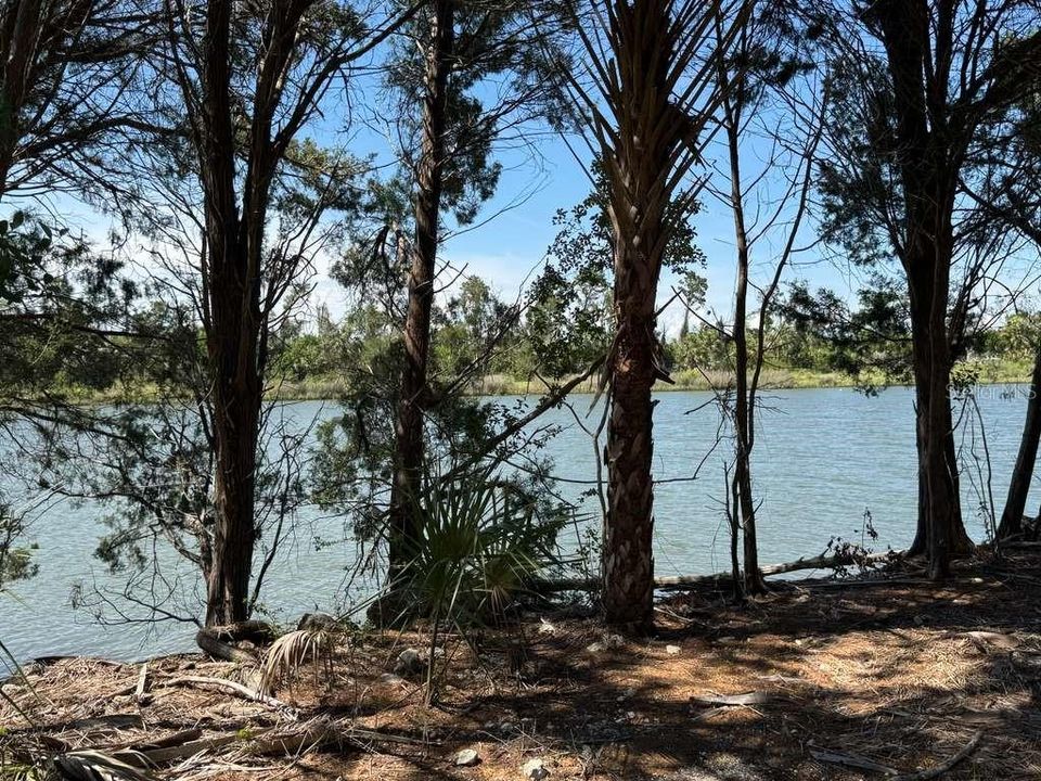 待售: $41,500 (1.04 acres)