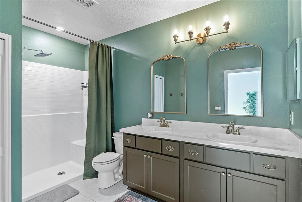 For Sale: $340,000 (3 beds, 2 baths, 1320 Square Feet)