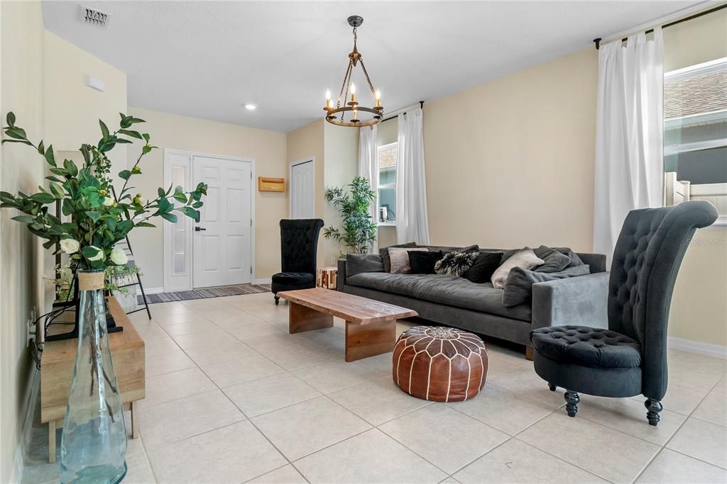 For Sale: $340,000 (3 beds, 2 baths, 1320 Square Feet)