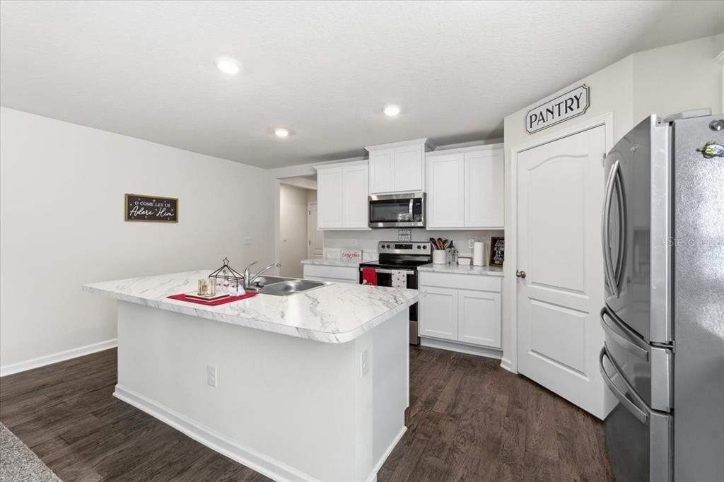 For Sale: $344,500 (4 beds, 2 baths, 1862 Square Feet)