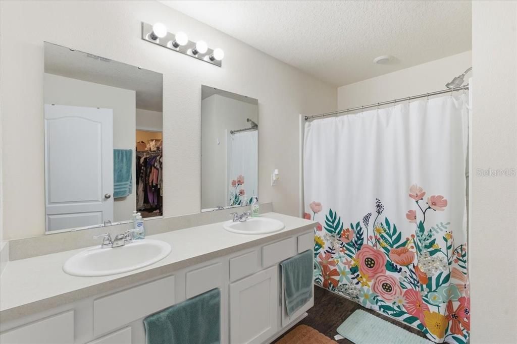 For Sale: $344,500 (4 beds, 2 baths, 1862 Square Feet)