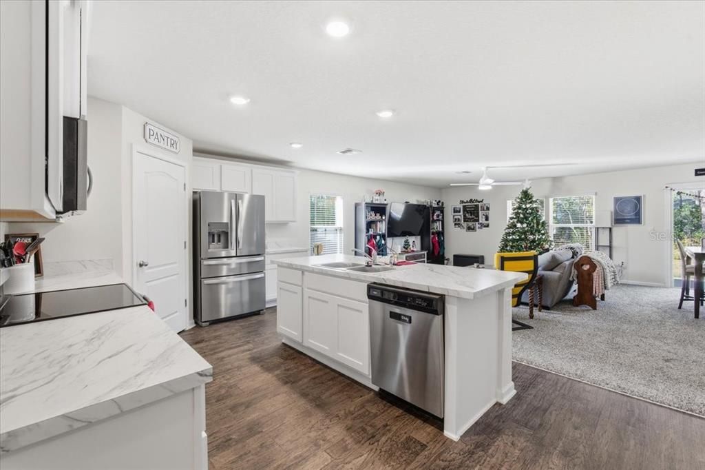 For Sale: $344,500 (4 beds, 2 baths, 1862 Square Feet)