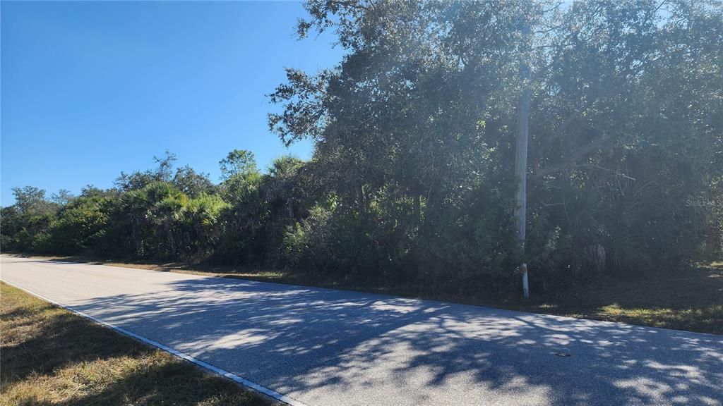 待售: $18,500 (0.26 acres)