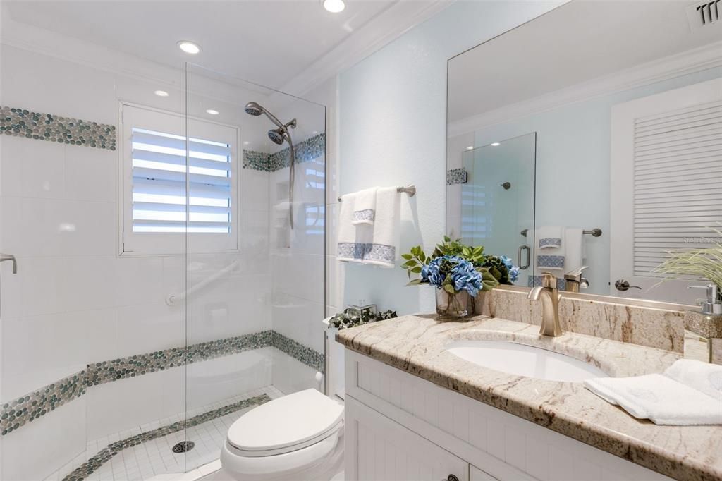 For Sale: $535,000 (1 beds, 1 baths, 855 Square Feet)