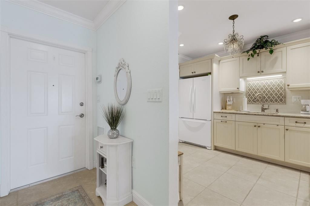 For Sale: $535,000 (1 beds, 1 baths, 855 Square Feet)