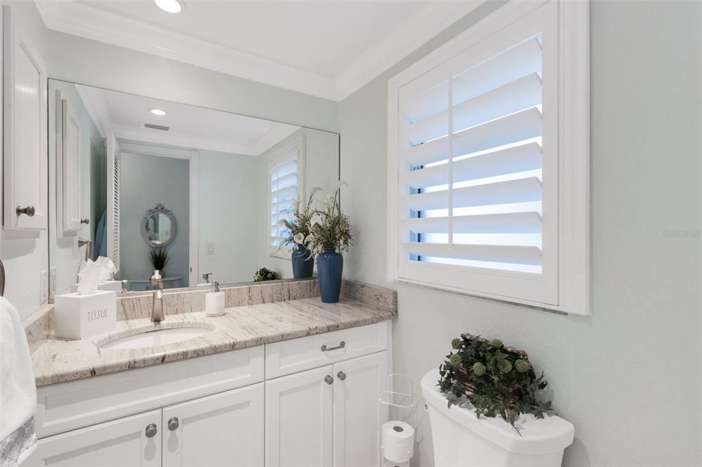 For Sale: $535,000 (1 beds, 1 baths, 855 Square Feet)