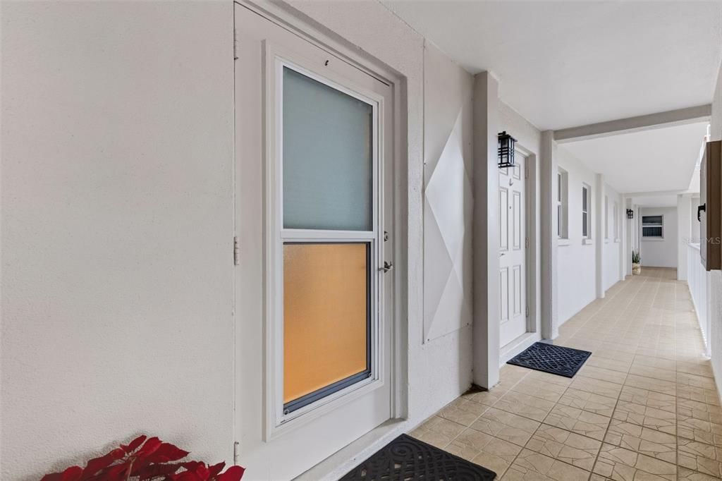 For Sale: $535,000 (1 beds, 1 baths, 855 Square Feet)