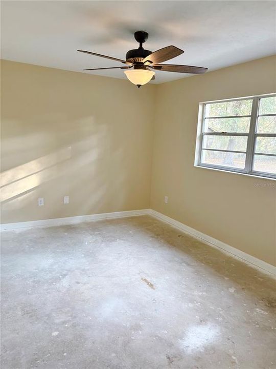 For Sale: $307,000 (4 beds, 2 baths, 2059 Square Feet)