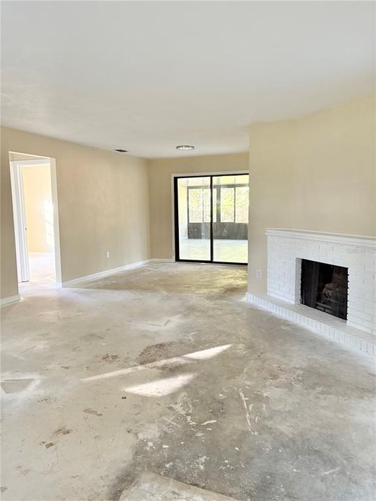 For Sale: $307,000 (4 beds, 2 baths, 2059 Square Feet)