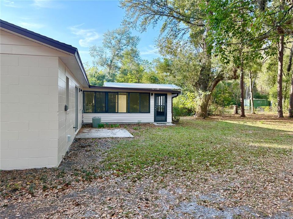 For Sale: $307,000 (4 beds, 2 baths, 2059 Square Feet)