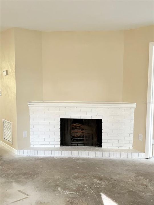 For Sale: $307,000 (4 beds, 2 baths, 2059 Square Feet)