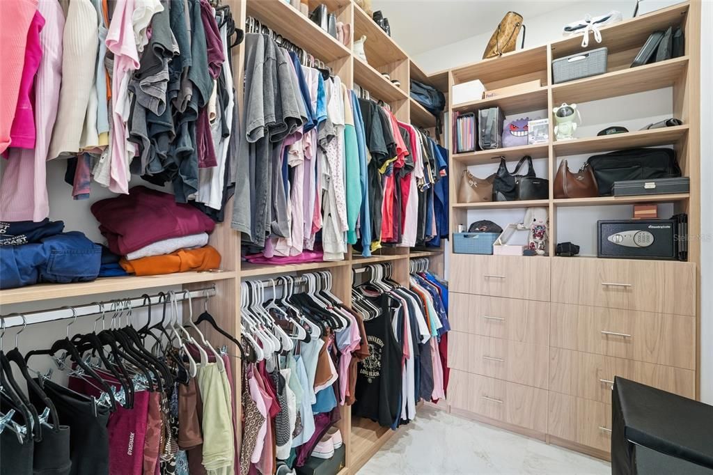 En Venta: $449,900 (3 camas, 2 baños, 1410 Pies cuadrados)