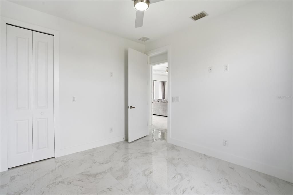 En Venta: $449,900 (3 camas, 2 baños, 1410 Pies cuadrados)