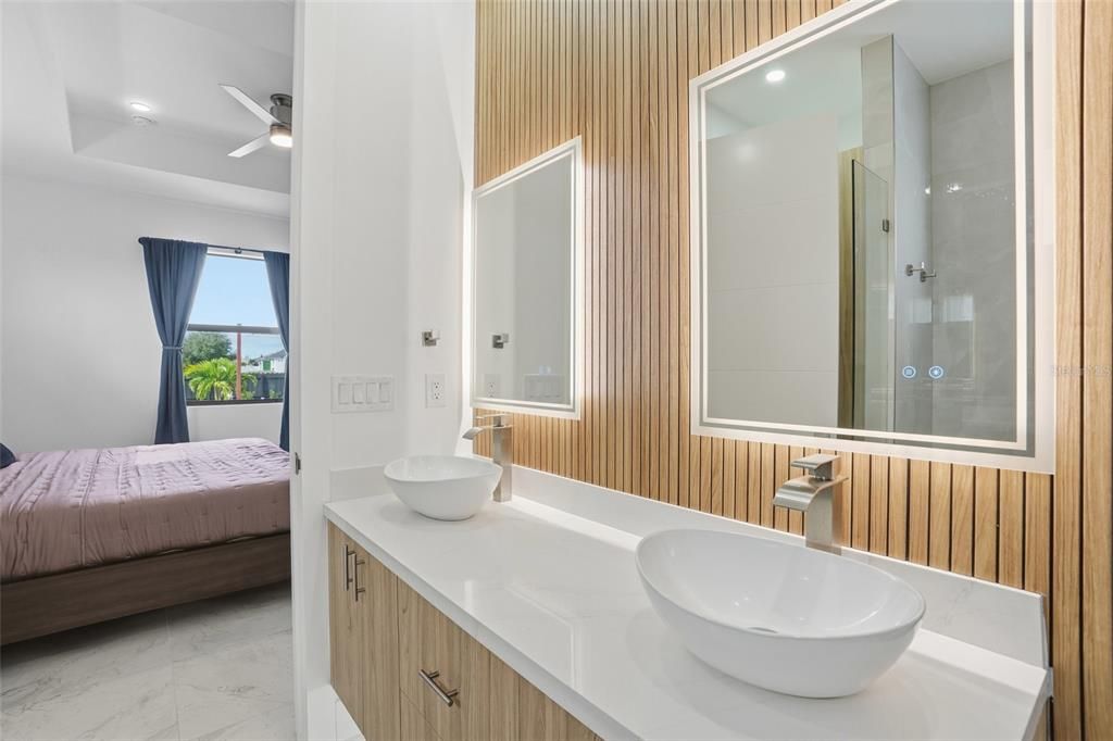 En Venta: $449,900 (3 camas, 2 baños, 1410 Pies cuadrados)