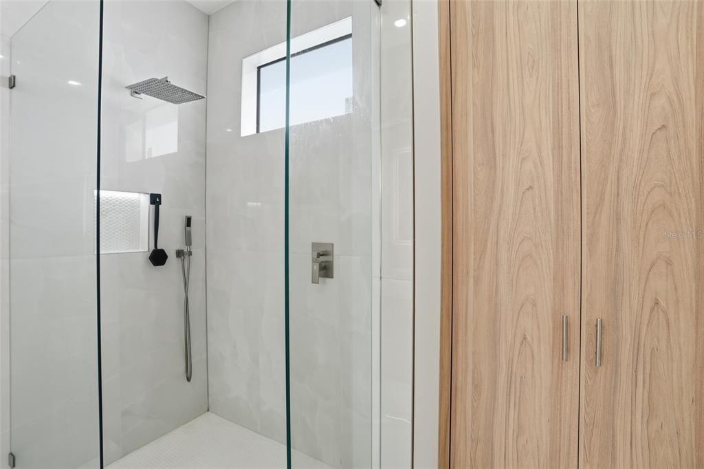 En Venta: $449,900 (3 camas, 2 baños, 1410 Pies cuadrados)