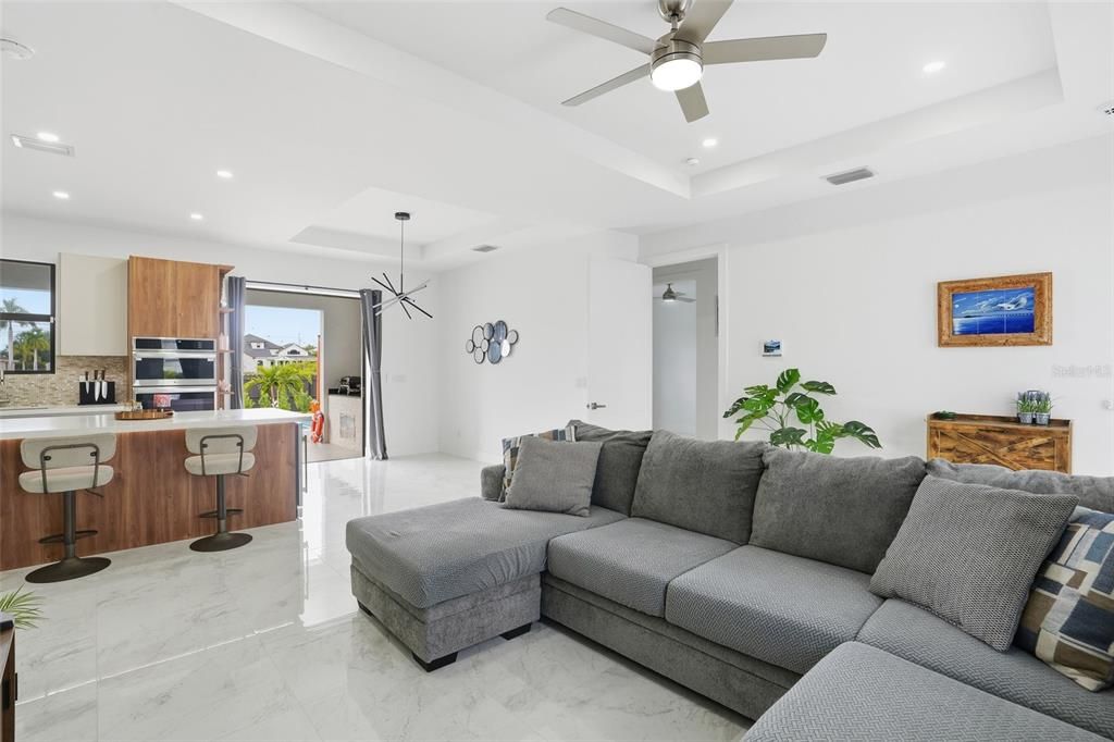 En Venta: $449,900 (3 camas, 2 baños, 1410 Pies cuadrados)