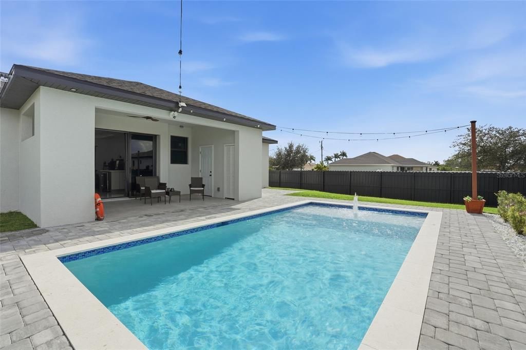 En Venta: $449,900 (3 camas, 2 baños, 1410 Pies cuadrados)