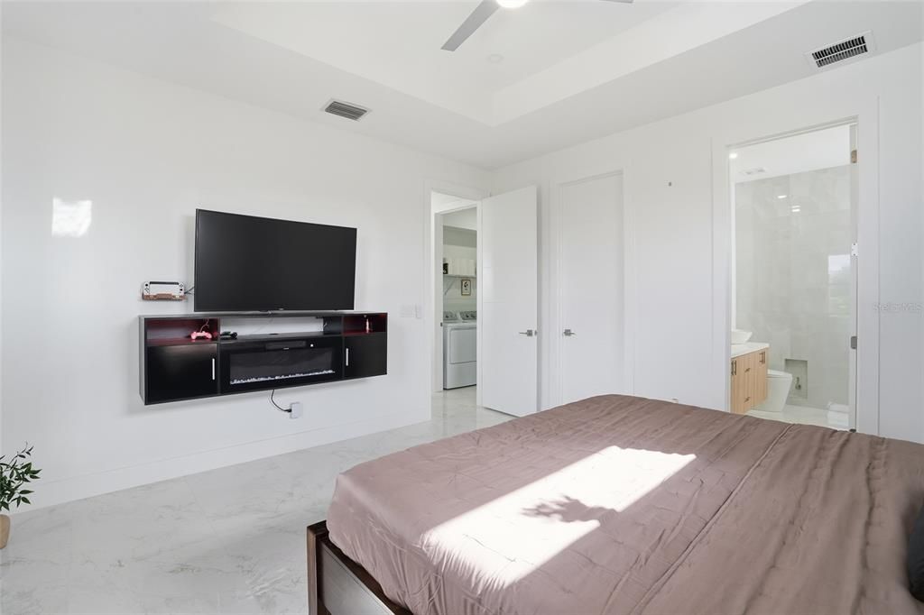 En Venta: $449,900 (3 camas, 2 baños, 1410 Pies cuadrados)