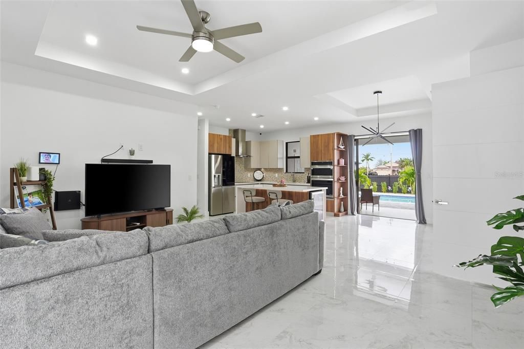 En Venta: $449,900 (3 camas, 2 baños, 1410 Pies cuadrados)