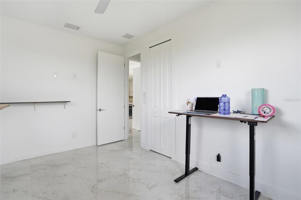 En Venta: $449,900 (3 camas, 2 baños, 1410 Pies cuadrados)