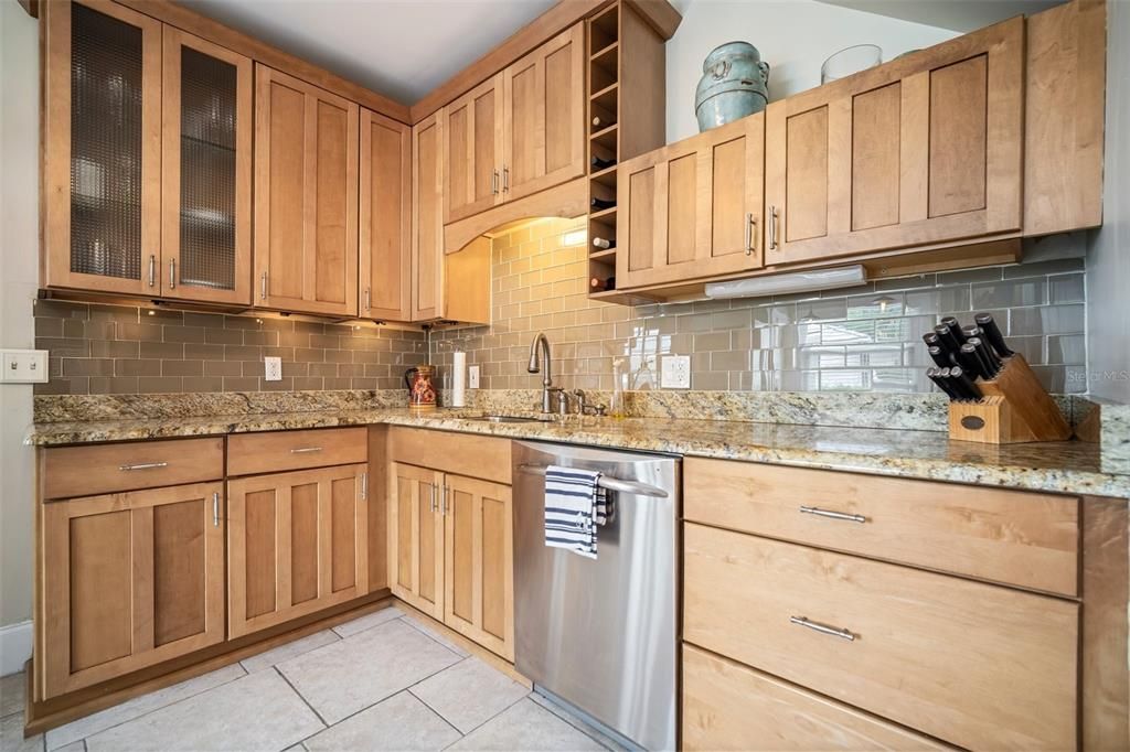 En Venta: $765,000 (5 camas, 4 baños, 1834 Pies cuadrados)