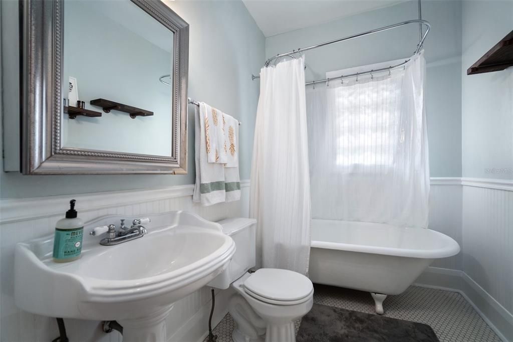 En Venta: $765,000 (5 camas, 4 baños, 1834 Pies cuadrados)