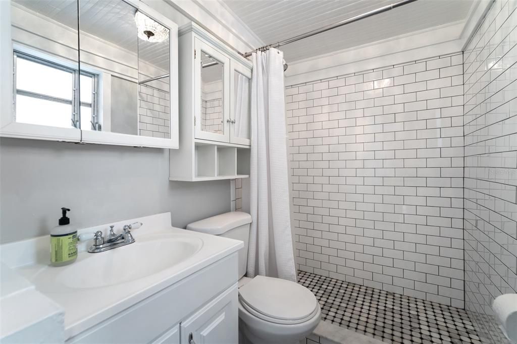 En Venta: $765,000 (5 camas, 4 baños, 1834 Pies cuadrados)