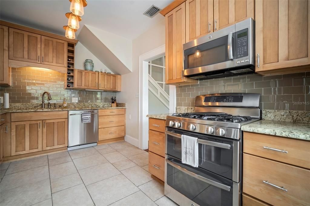 En Venta: $765,000 (5 camas, 4 baños, 1834 Pies cuadrados)