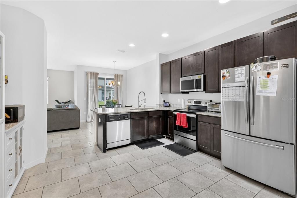 На продажу: $325,000 (3 спален, 2 ванн, 1590 Квадратных фут)