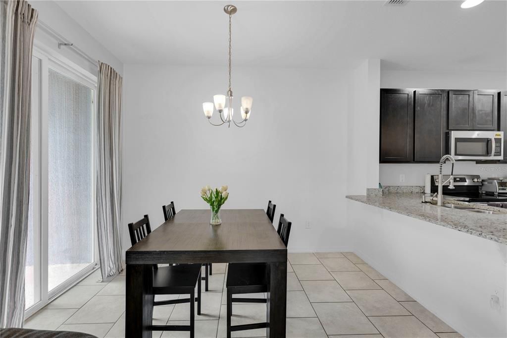 На продажу: $325,000 (3 спален, 2 ванн, 1590 Квадратных фут)