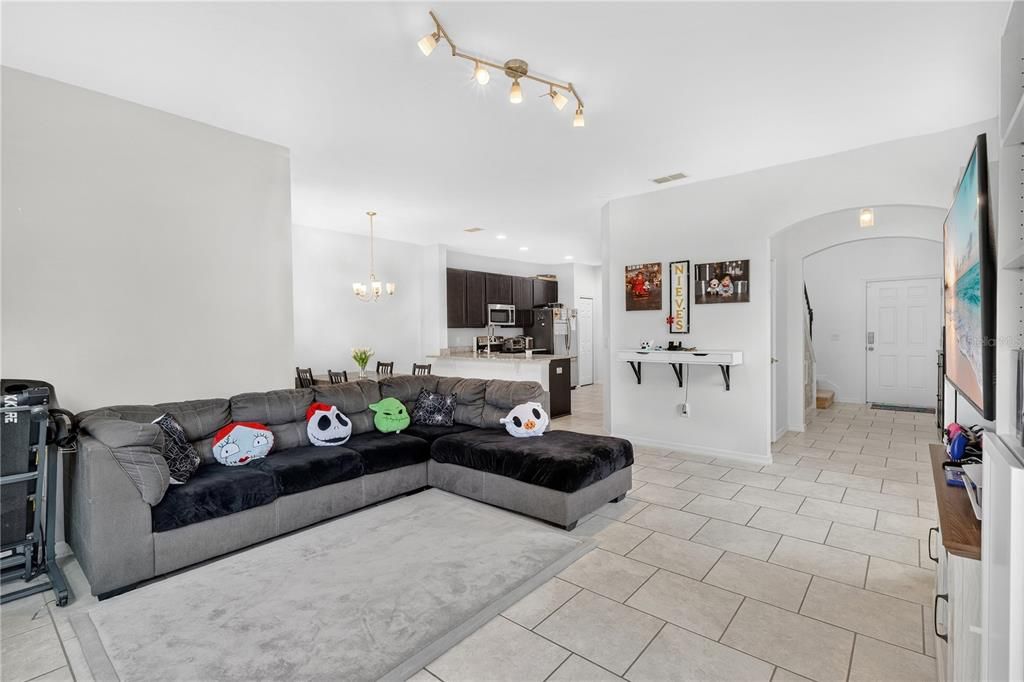 На продажу: $325,000 (3 спален, 2 ванн, 1590 Квадратных фут)